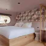 La Peniche - Bed And Bicycle - Mortes
