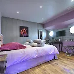La Peniche - Bed And Bicycle - Mortes Bed & Breakfast 4*