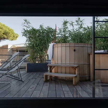 La Peniche - Bed And Bicycle - Mortes