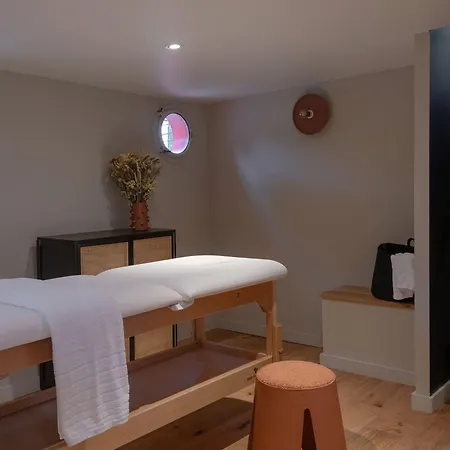 La Peniche - Bed And Bicycle - Mortes 艾格-莫尔特