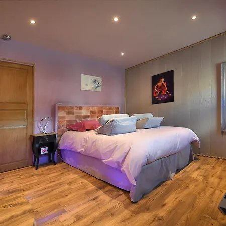 La Peniche - Bed And Bicycle - Mortes 艾格-莫尔特